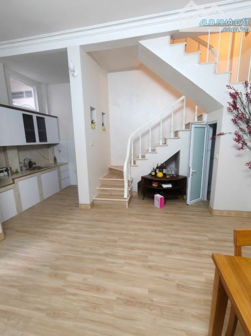 Hiếm nhà đẹp Trần Quốc Toản, ngõ đẹp oto đỗ sát cửa lô góc, 35m2 x mtiền 5.5m. Giá 12.2 tỷ