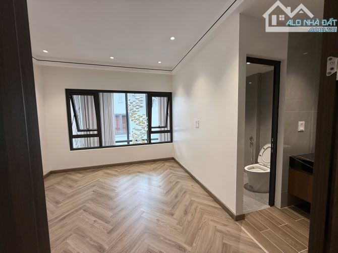 SIÊU PHẨM - ĐỘI CẤN - BA ĐÌNH - 51/55 M -7 TẦNG -MẶT TIỀN 5.2 M- GIÁ 23,9 TỶ