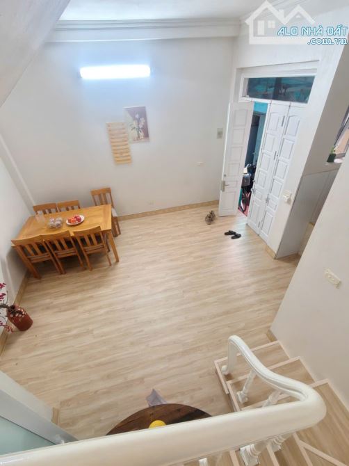 Hiếm nhà đẹp Trần Quốc Toản, ngõ đẹp oto đỗ sát cửa lô góc, 35m2 x mtiền 5.5m. Giá 12.2 tỷ