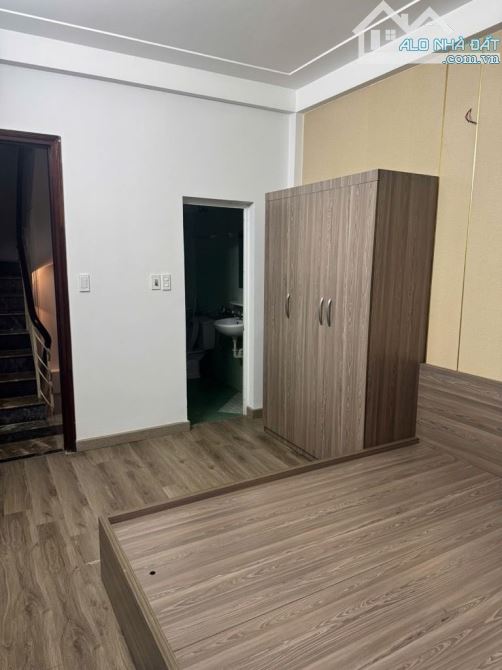 ĐỘI CẤN – BA ĐÌNH | 30M² – 5 TẦNG – 7 TỶ – 30M RA Ô TÔ TRÁNH