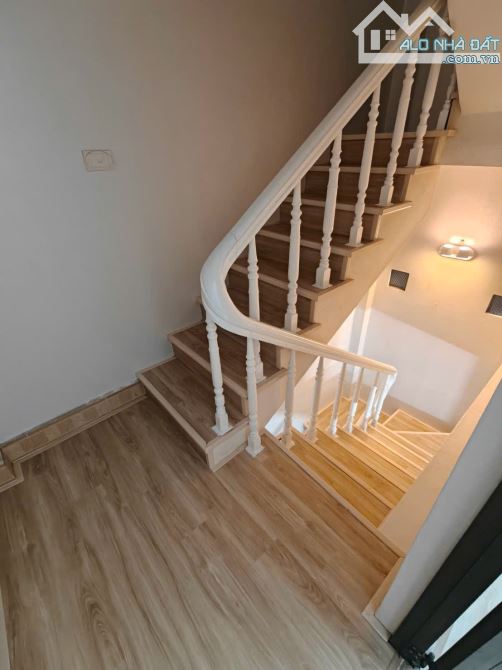 Hiếm nhà đẹp Trần Quốc Toản, ngõ đẹp oto đỗ sát cửa lô góc, 35m2 x mtiền 5.5m. Giá 12.2 tỷ