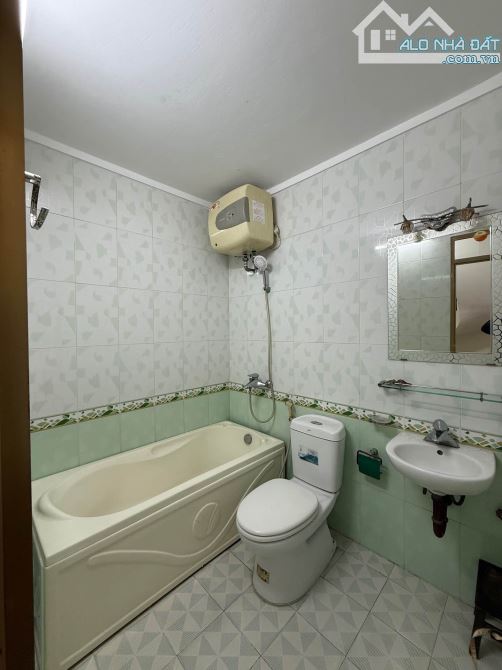 NHÀ NGỌC KHÁNH - BA ĐÌNH - 40M - 5 TẦNG - MẶT TIỀN 5,2M - 9,8 TỶ SỔ ĐỎ CHÍNH CHỦ