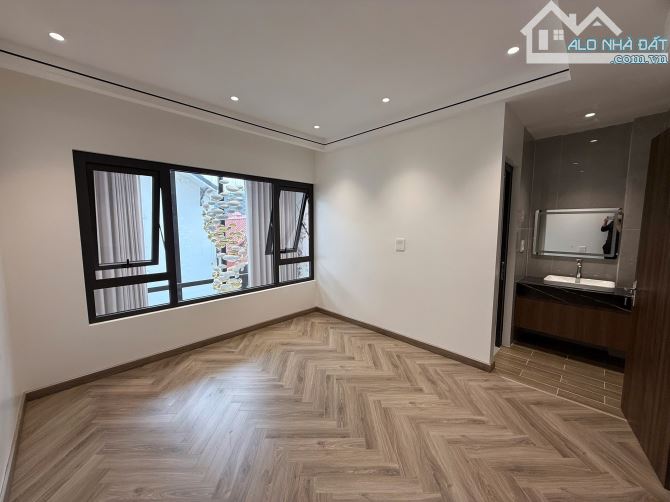 SIÊU PHẨM - ĐỘI CẤN - BA ĐÌNH - 51/55 M -7 TẦNG -MẶT TIỀN 5.2 M- GIÁ 23,9 TỶ