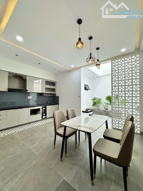 NHÀ 1 MÊ 3 PHÒNG NGỦ HẺM 97 PHẠM NGŨ LÃO: Giá 3.69 tỷ - 6