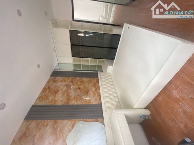 NGỌC HÀ – BA ĐÌNH | 30M² – 5 TẦNG – 7 TỶ – 30M RA Ô TÔ TRÁNH