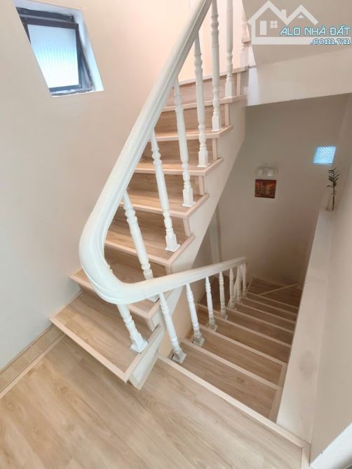 Hiếm nhà đẹp Trần Quốc Toản, ngõ đẹp oto đỗ sát cửa lô góc, 35m2 x mtiền 5.5m. Giá 12.2 tỷ