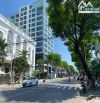 - Bán nhà mt đường ( 10m5) Hồ Tùng Mậu – Gần Biển Nguyễn Tất Thành. DT 108M2 – Giá 9.7 Tỷ