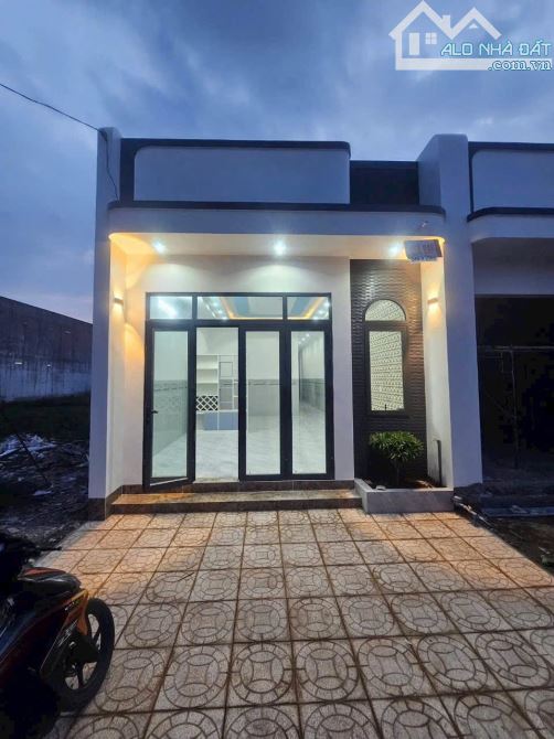 CG. CÒN 1 CĂN NHÀ TRỆT RỘNG 100M2 MỚI ĐẸP & KIÊN CỐ TẠI ĐƯỜNG SỐ 8 KDC ĐÔNG PHÚ