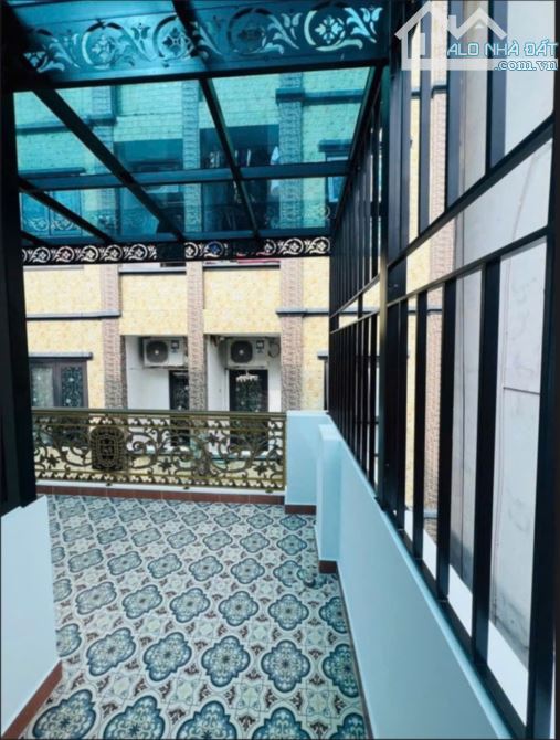 Siêu phẩm Cầu Giấy, Lô Góc, 6Tầng, Thang Máy, Gara Ô tô - Ngõ Thông, Kinh Doanh, Giá tốt