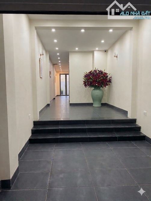 Bán nhà Tây Hồ gần Ngoại Giao Đoàn – thang máy – 8 phòng – ngõ rộng – đầu tư giữ tiền cực