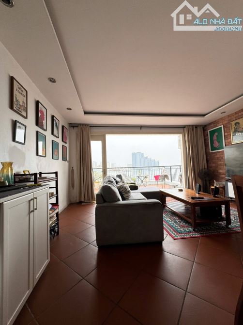 BÁN NHÀ MẶT HỒ TÂY - 93M 5 TẦNG MT 5M - 2 MẶT TIỀN TRƯỚC SAU - VIEW HỒ KINH DOANH