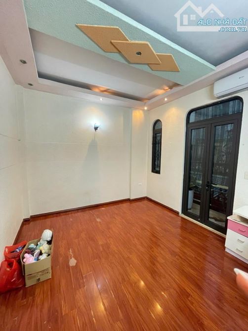 ĐẦU TƯ - bán nhà Giang Văn Minh 51m2*5T, MT5m, ô tô đỗ cổng, cách phố 2 nhà, 12.5 tỷ