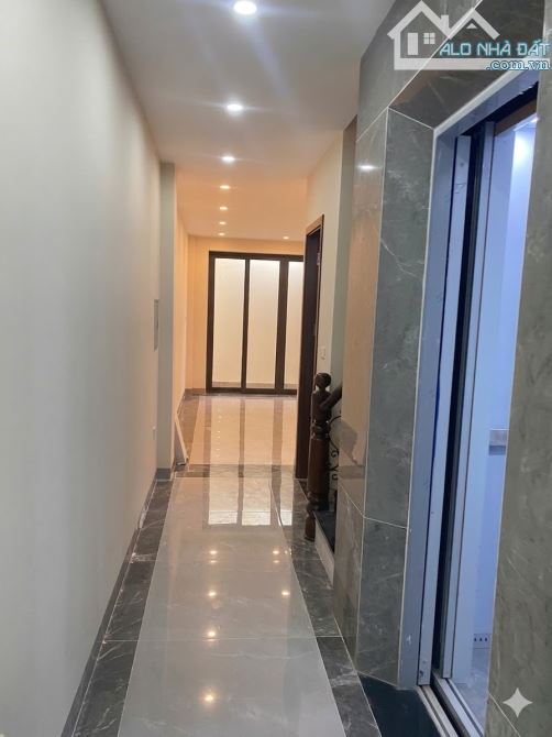 Bán nhà Tây Hồ gần Ngoại Giao Đoàn – thang máy – 8 phòng – ngõ rộng – đầu tư giữ tiền cực