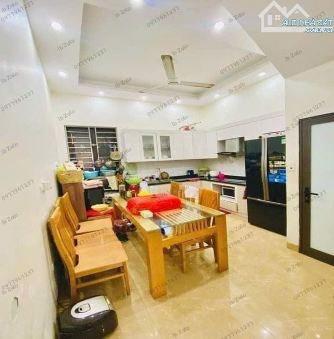 BÁN NHÀ CẦU GIẤY 73m2 × 6T × MT 5m. MẶT NGÕ + LÔ GÓC - Ô TÔ - KINH DOANH ĐỈNH