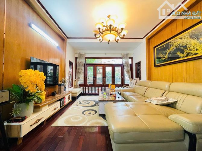 Hiếm! Bán Nhà Lạc Long Quân-Tây Hồ-Sát Phố-Oto-KD-Gần Hồ Tây-55M-6 Tầng-Mt 4.2-18.8 Tỷ