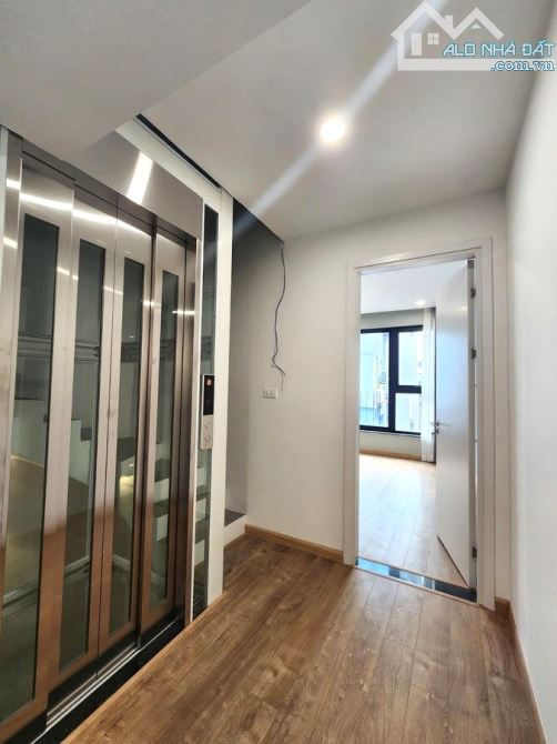 Bán nhà VÕNG THỊ. Mặt ngõ thông rộng 5m, oto tránh vào nhà. 5 tầng THANG MÁY.