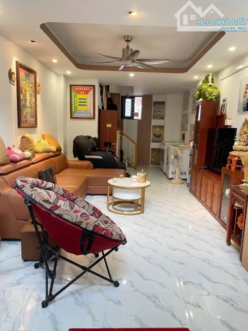 NHÀ ĐẸP PHÚ THƯỢNG – GẦN CIPUTRA – 42M² – 6 TẦNG THANG MÁY – ÔTÔ ĐỖ CỬA – 10.3 TỶ