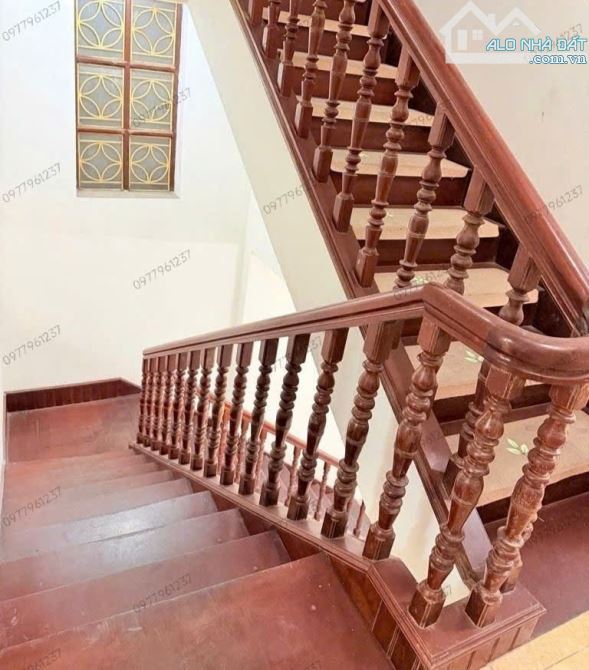 BÁN NHÀ KHUẤT DUY TIẾN 60m2 × 5T × MT 5,5m. GARA Ô TÔ 7 CHỖ + 2 Ô TÔ TRÁNH + V.PHÒNG