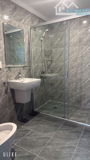 Toà Văn Phòng Ngã Ba Hàng BôngHoàn Kiếm_96m x 8 tầng HầmMT: 6m. Giá 118 tỷ