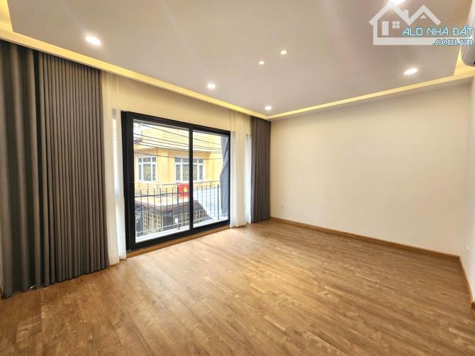 Bán nhà VÕNG THỊ. Mặt ngõ thông rộng 5m, oto tránh vào nhà. 5 tầng THANG MÁY.