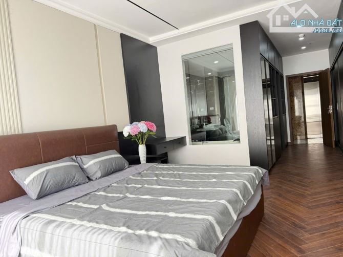 Bán nhà mặt phố Mai Dịch, 70m2, 7 tầng thang máy, 2 thoáng, nhỉnh 29 tỷ,không quy hoạch