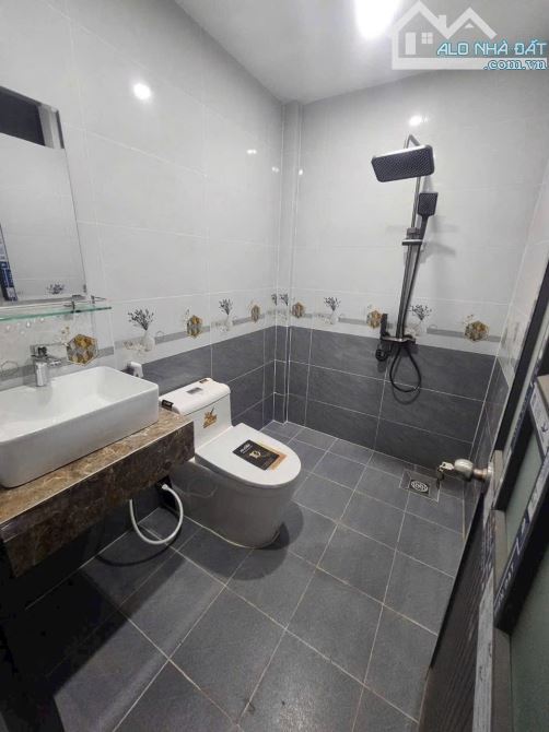 CG. CÒN 1 CĂN NHÀ TRỆT RỘNG 100M2 MỚI ĐẸP & KIÊN CỐ TẠI ĐƯỜNG SỐ 8 KDC ĐÔNG PHÚ - 3