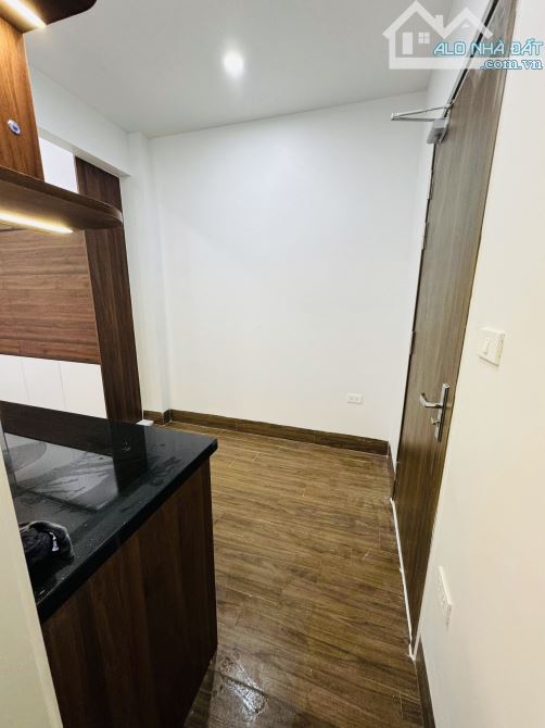 Bán toà CHDV Lê Duẩn 3 thoáng 78m2*6T 20PN, 20m ra ô tô, gần ĐH Bách Kinh Xây DT 120tr/th - 4