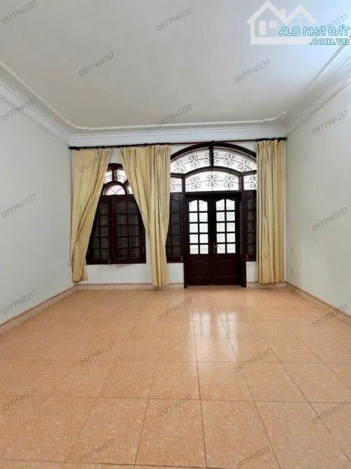 BÁN NHÀ KHUẤT DUY TIẾN 60m2 × 5T × MT 5,5m. GARA Ô TÔ 7 CHỖ + 2 Ô TÔ TRÁNH + V.PHÒNG