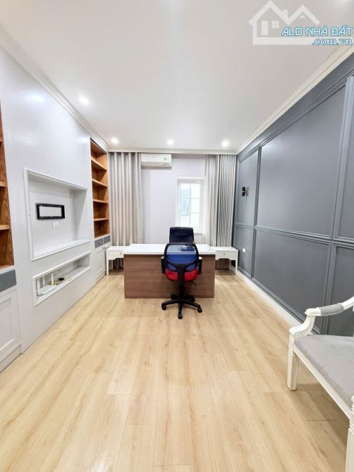 Bán Biệt Thự cao cấp KĐT HDI Võ Chí Công Xuân La 132mx5T, MT 8.5m, 70 tỷ.