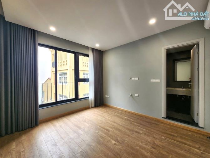 Bán nhà VÕNG THỊ. Mặt ngõ thông rộng 5m, oto tránh vào nhà. 5 tầng THANG MÁY.