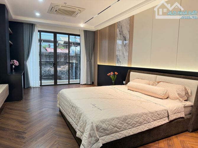 Bán nhà mặt phố Mai Dịch, 70m2, 7 tầng thang máy, 2 thoáng, nhỉnh 29 tỷ,không quy hoạch