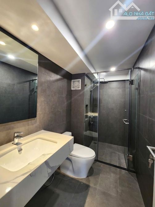 Bán nhà VÕNG THỊ. Mặt ngõ thông rộng 5m, oto tránh vào nhà. 5 tầng THANG MÁY.