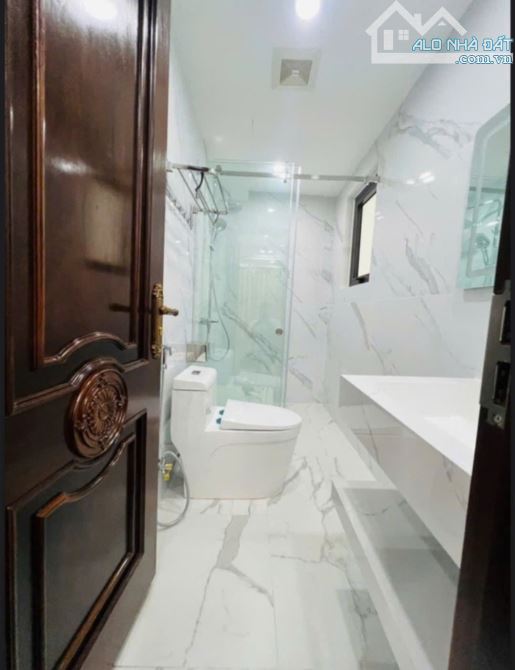 Siêu phẩm Cầu Giấy, Lô Góc, 6Tầng, Thang Máy, Gara Ô tô - Ngõ Thông, Kinh Doanh, Giá tốt