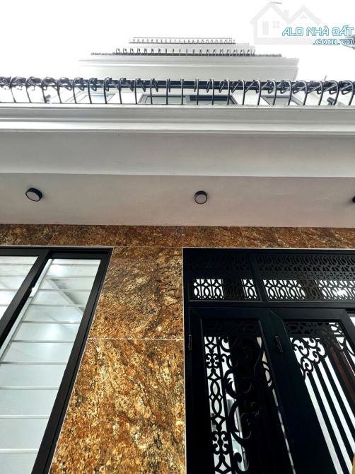 TRẦN QUANG DIỆU-ĐỐNG ĐA-6 TẦNG THANG MÁY-NHÀ MỚI-2 THOÁNG-GẦN PHỐ-9.85 TỶ