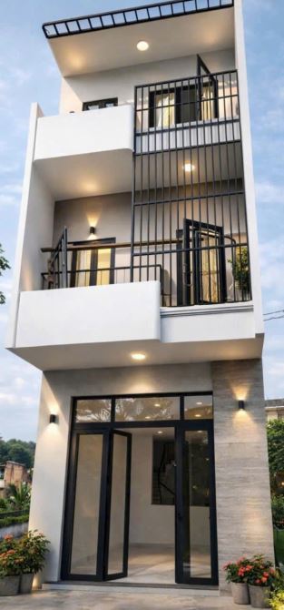 Căn nhà phố 3 tầng trung tâm Long Hòa - sát vách Bình Chánh !