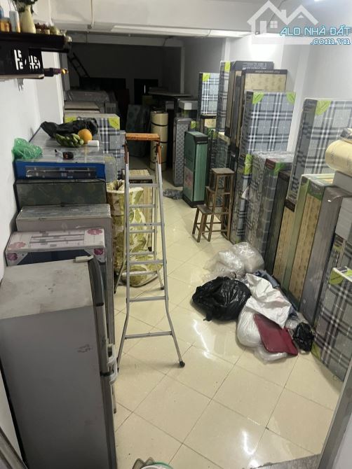 Bán nhà mặt phố Nguyễn Lương Bằng Đống Đa 140m2 4 tầng mặt tiền 4m thang máy 30.9 tỷ