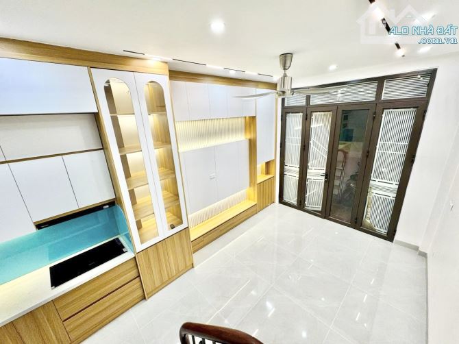 BÁN NHÀ LẠC LONG QUÂN, 4 TẦNG, DÂN XÂY CHẮC CHẮN, FULL ĐỒ, Chỉ 7.x tỷ