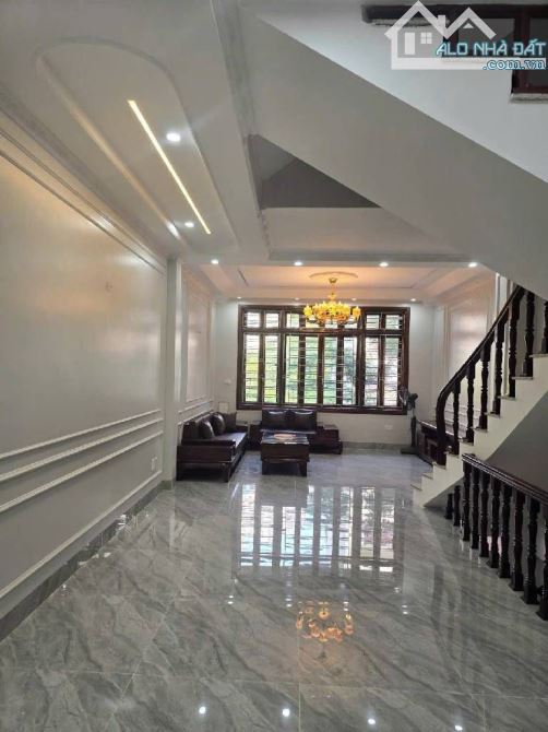 NHỔN-PHÂN LÔ Ô TÔ TRÁNH – VỈA HÈ – GARA – NHÀ ĐẸP Ở NGAY