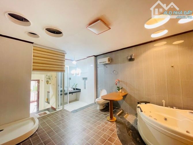 LẠC LONG QUÂN - TÂY HỒ - 50M -6 TẦNG - MẶT TIỀN 4,2 M - 18,9 TỶ SỔ ĐỎ VUÔNG ĐẸP