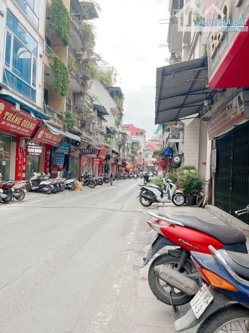 MẶT PHỐKINH DOANHHÀ TRUNG, HOÀN KIẾMSĐCC. Dt: 45m2. Giá 40 tỷ