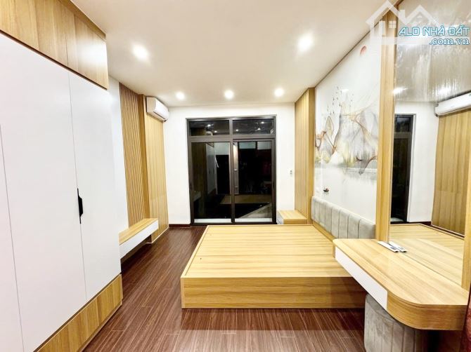 BÁN NHÀ LẠC LONG QUÂN, 4 TẦNG, DÂN XÂY CHẮC CHẮN, FULL ĐỒ, Chỉ 7.x tỷ