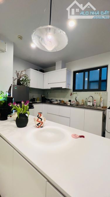 CĂN HỘ CHUNG CƯ FLC VIP CẦU GIẤY- MẶT PHỐ 3 PN SÁNG THOÁNG- DT 126M2/GIÁ 12 TỶ