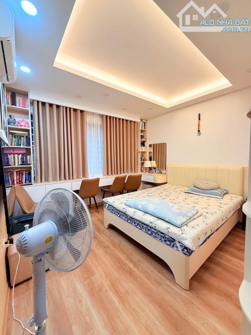 MẶT PHỐLÔ GÓCKINH DOANHVỈA HÈ Ô TÔ TRÁNHLÝ NAM ĐẾ, HOÀN KIẾM. Dt: 48m* Giá 38 tỷ