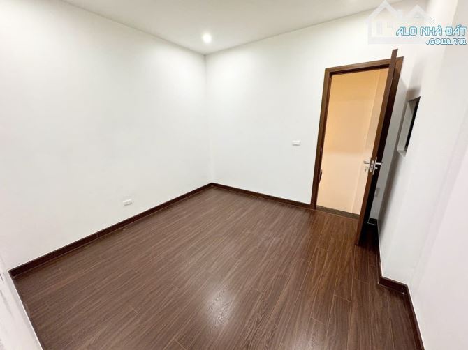 BÁN NHÀ LẠC LONG QUÂN, 4 TẦNG, DÂN XÂY CHẮC CHẮN, FULL ĐỒ, Chỉ 7.x tỷ