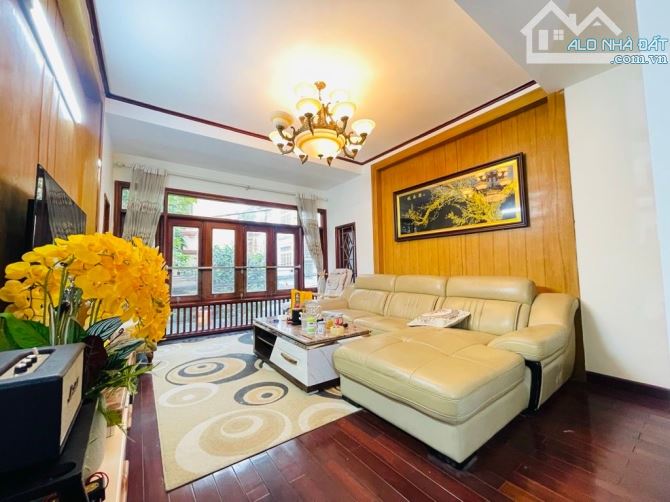 LẠC LONG QUÂN - TÂY HỒ - 50M -6 TẦNG - MẶT TIỀN 4,2 M - 18,9 TỶ SỔ ĐỎ VUÔNG ĐẸP