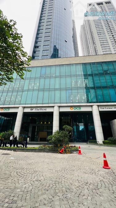 CĂN HỘ CHUNG CƯ FLC VIP CẦU GIẤY- MẶT PHỐ 3 PN SÁNG THOÁNG- DT 126M2/GIÁ 12 TỶ