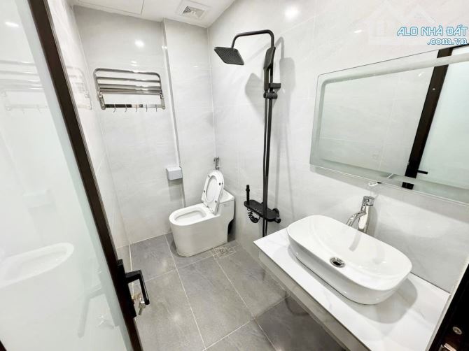 BÁN NHÀ LẠC LONG QUÂN, 4 TẦNG, DÂN XÂY CHẮC CHẮN, FULL ĐỒ, Chỉ 7.x tỷ