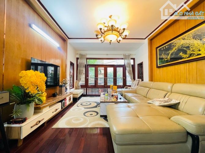 LẠC LONG QUÂN - TÂY HỒ - 50M -6 TẦNG - MẶT TIỀN 4,2 M - 18,9 TỶ SỔ ĐỎ VUÔNG ĐẸP