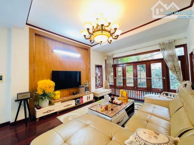 LẠC LONG QUÂN - TÂY HỒ - 50M -6 TẦNG - MẶT TIỀN 4,2 M - 18,9 TỶ SỔ ĐỎ VUÔNG ĐẸP