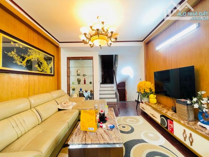 LẠC LONG QUÂN - TÂY HỒ - 50M -6 TẦNG - MẶT TIỀN 4,2 M - 18,9 TỶ SỔ ĐỎ VUÔNG ĐẸP